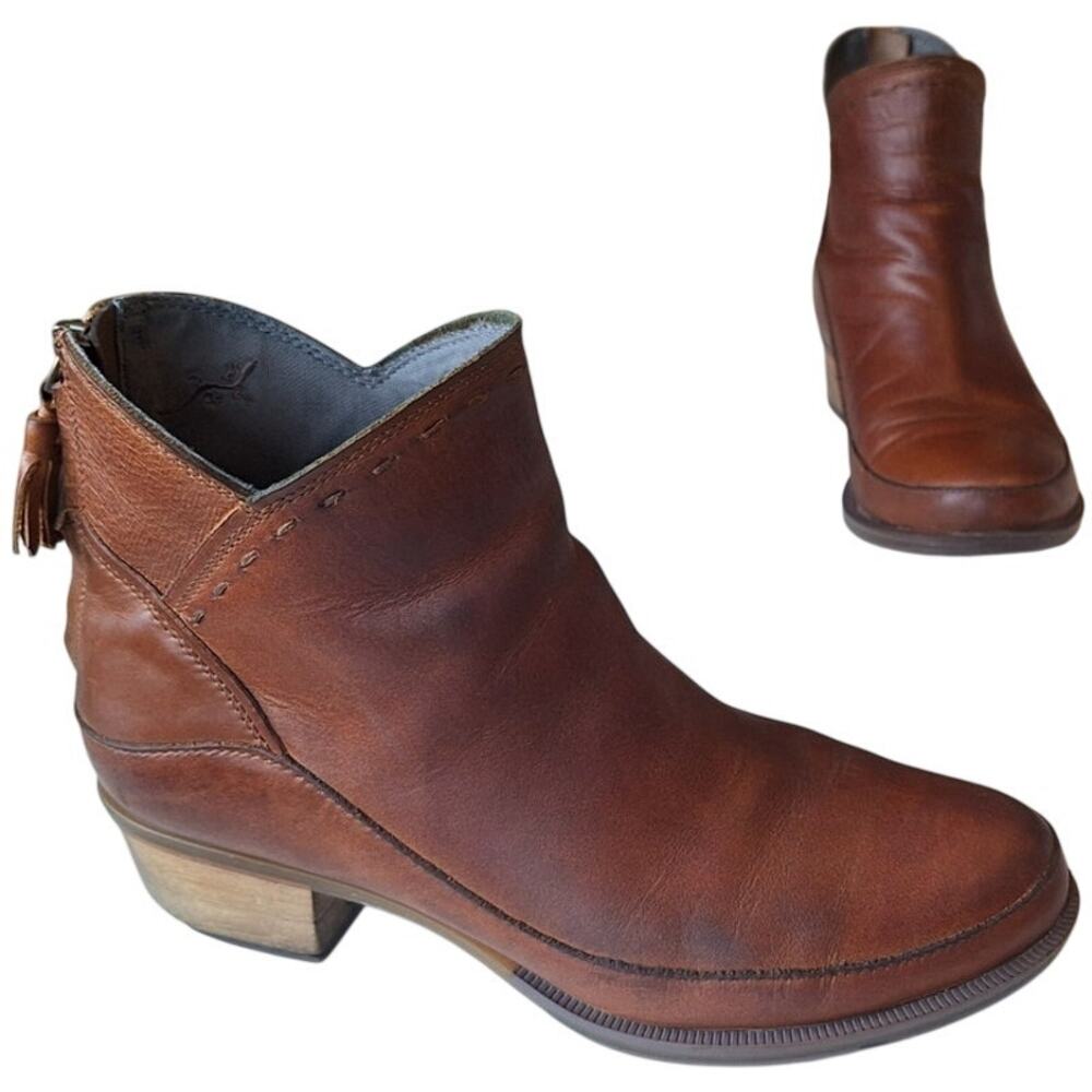 Chaco Cataluna Women's Ankle Boot Bootie Brown Ochre Leather Size 8 Waterproof
